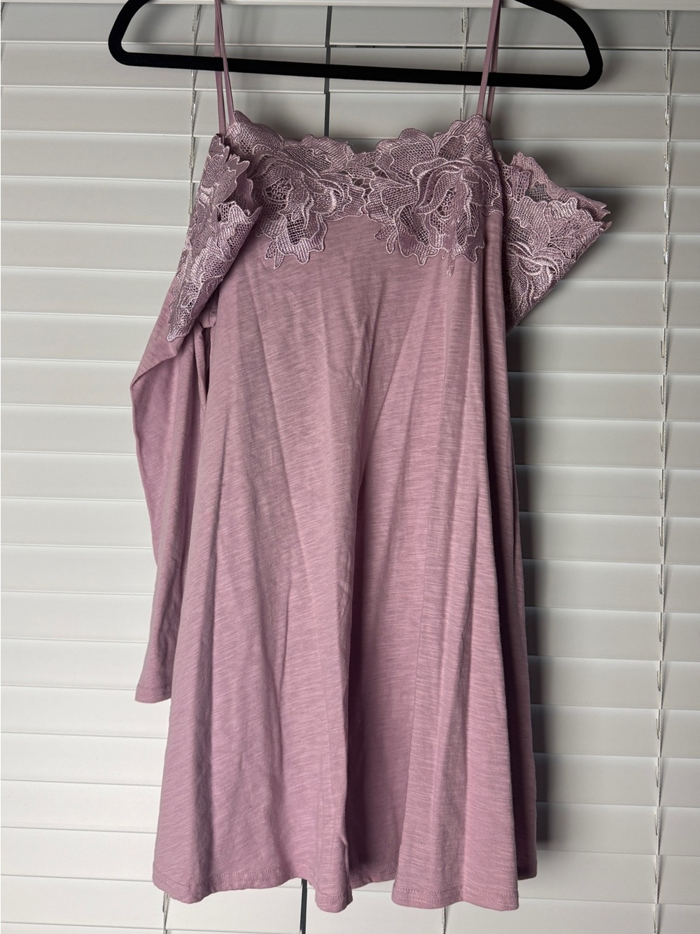 Anthropologie Light Purple Lace-Trim Cold Shoulder Top size medium